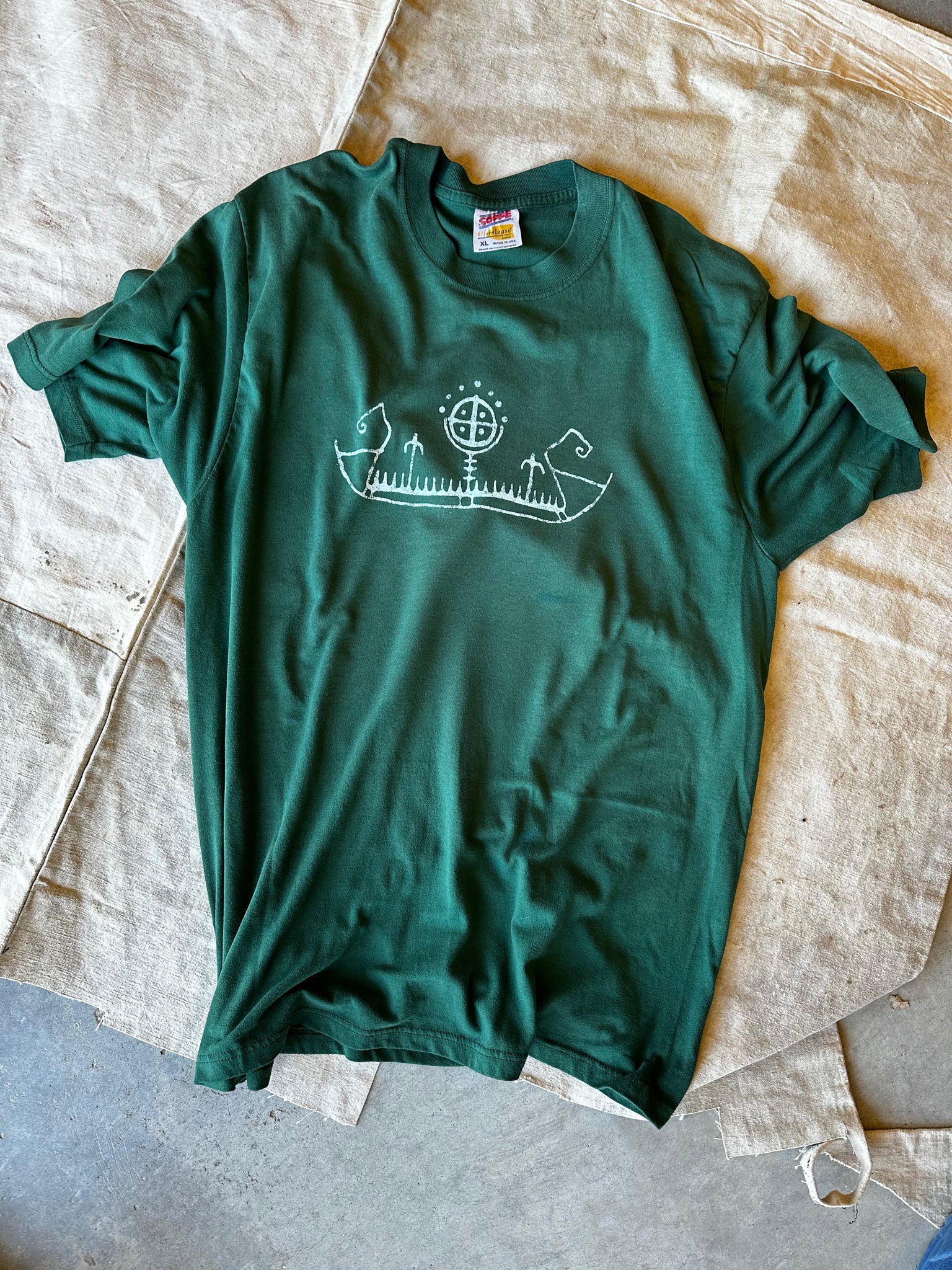 VINTAGE - SHIP - MENS XL