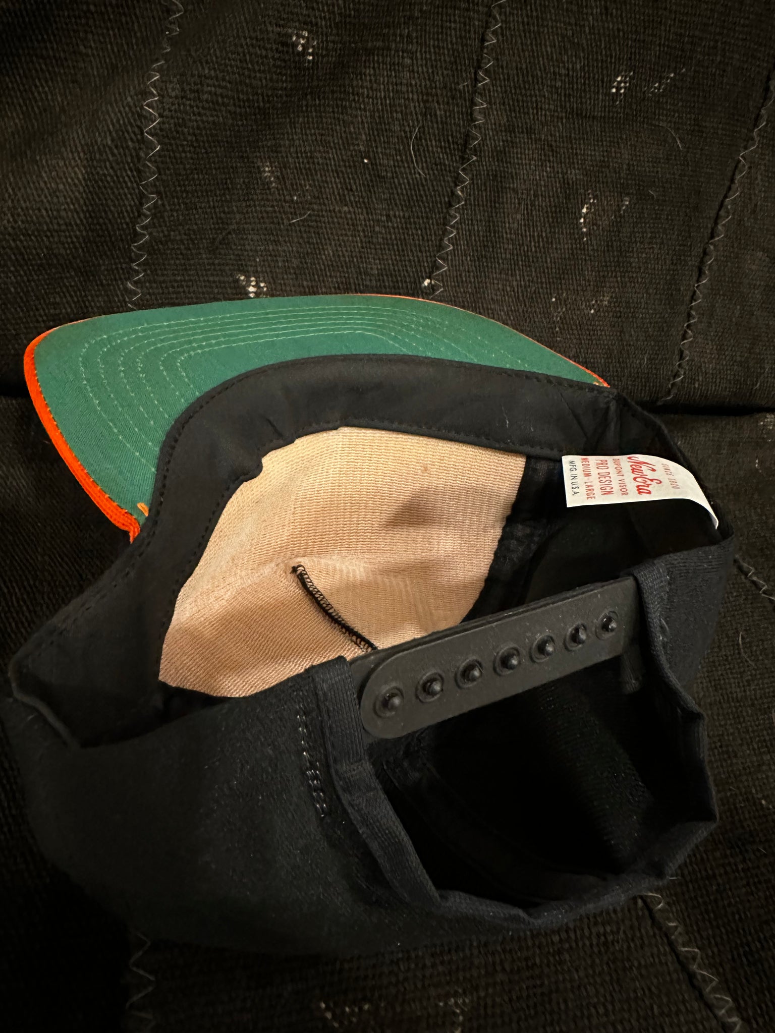 2 VINTAGE PAK - SNAPBACKS - NEW ERA