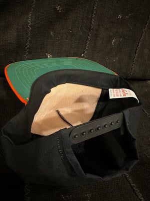 2 VINTAGE PAK - SNAPBACKS - NEW ERA