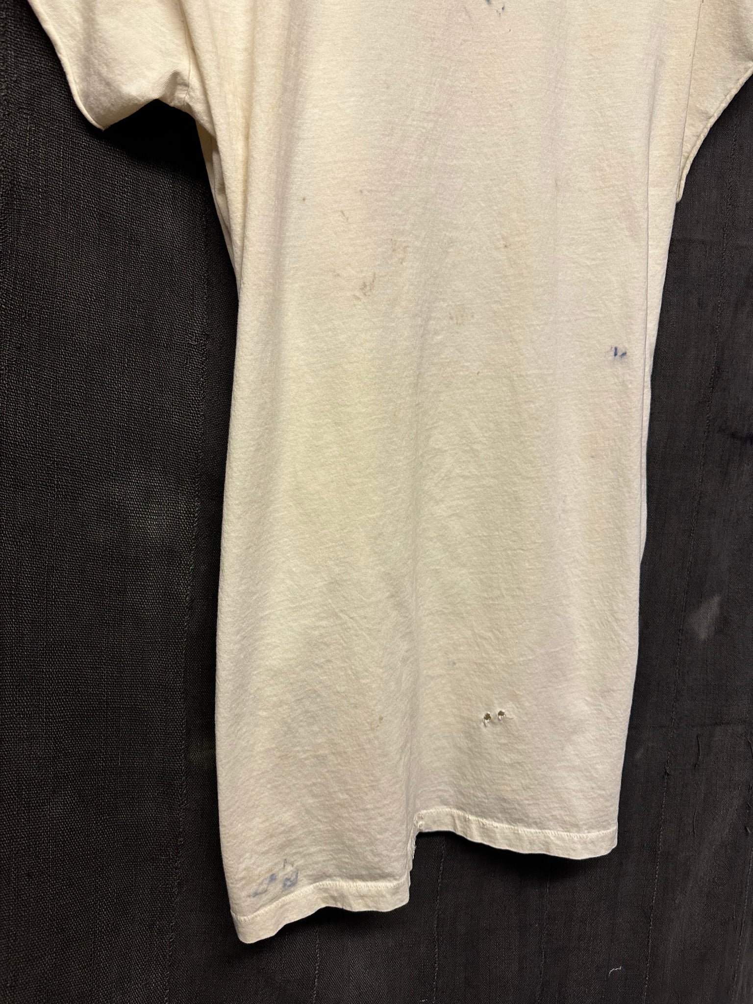DISTRESSED BEATEN - OUTLAWS VS MONSTERS - MENS L