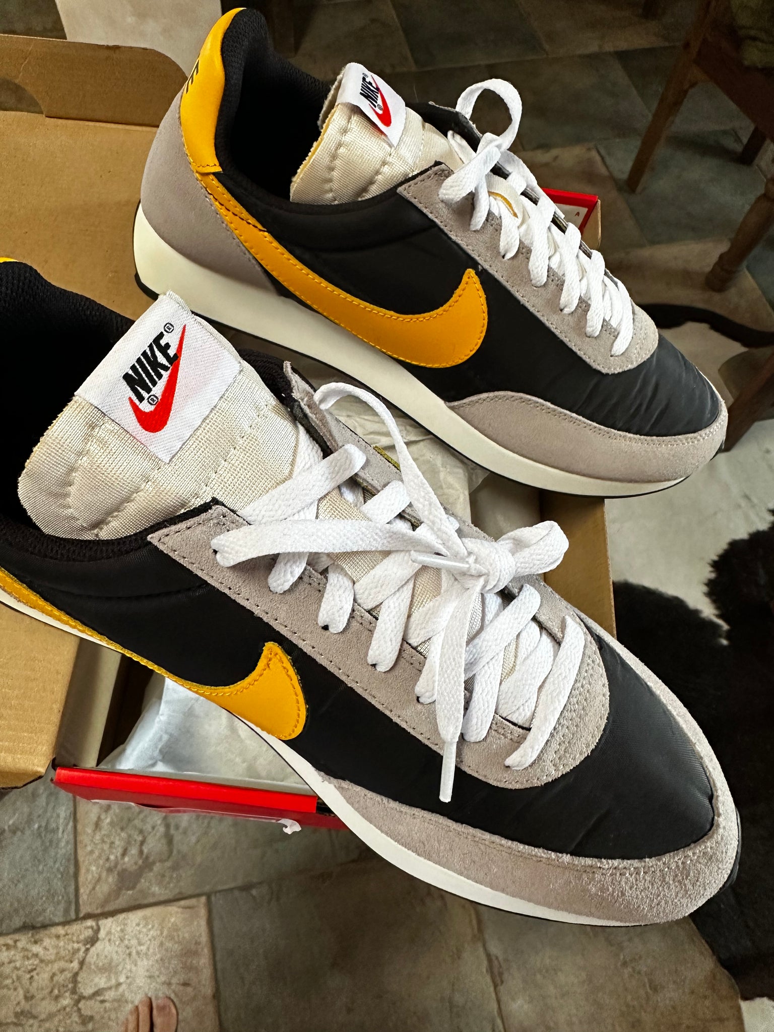 NIKE TAILWIND RARE  - 11.5