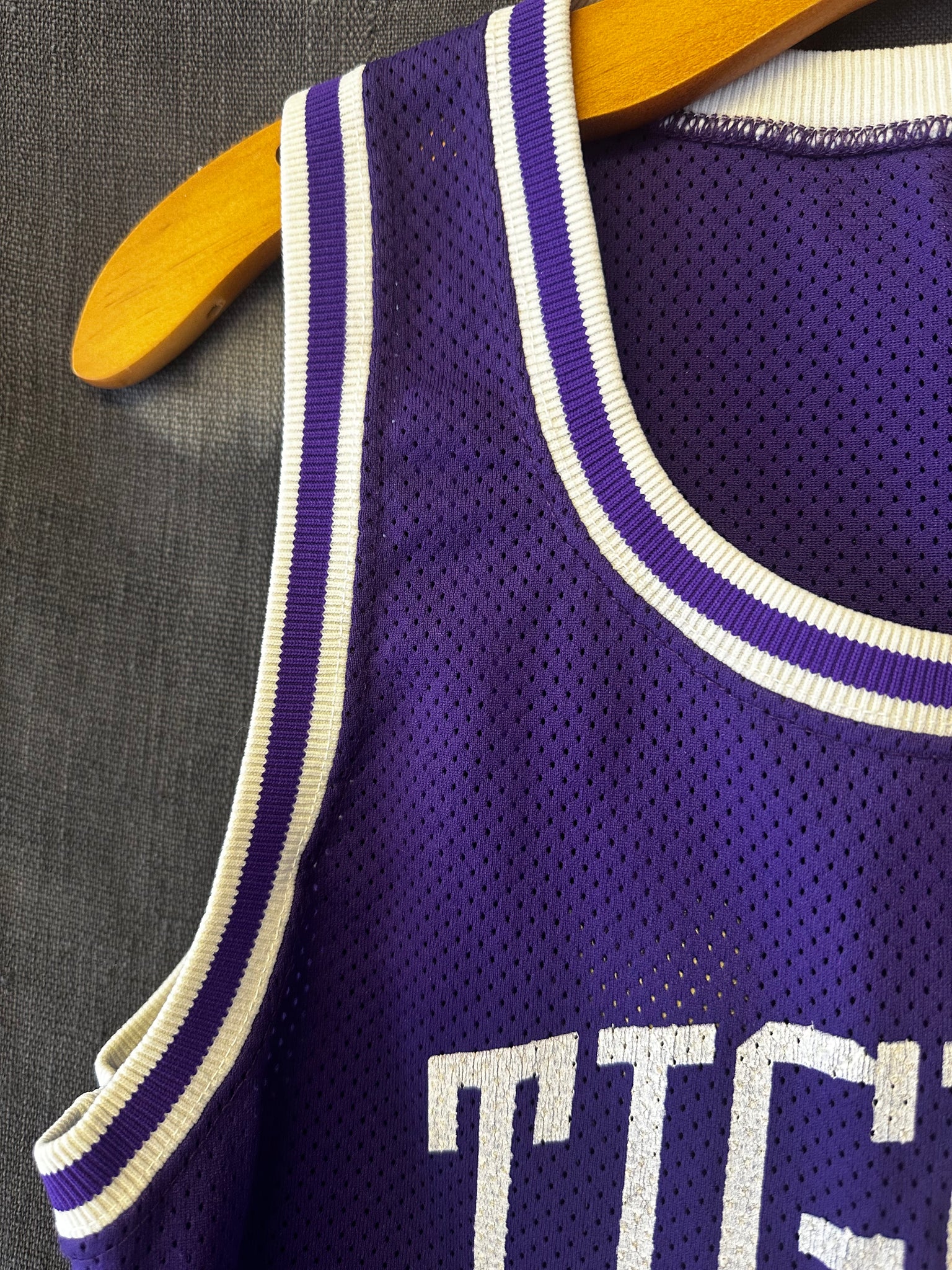 VINTAGE JERSEY - MENS M