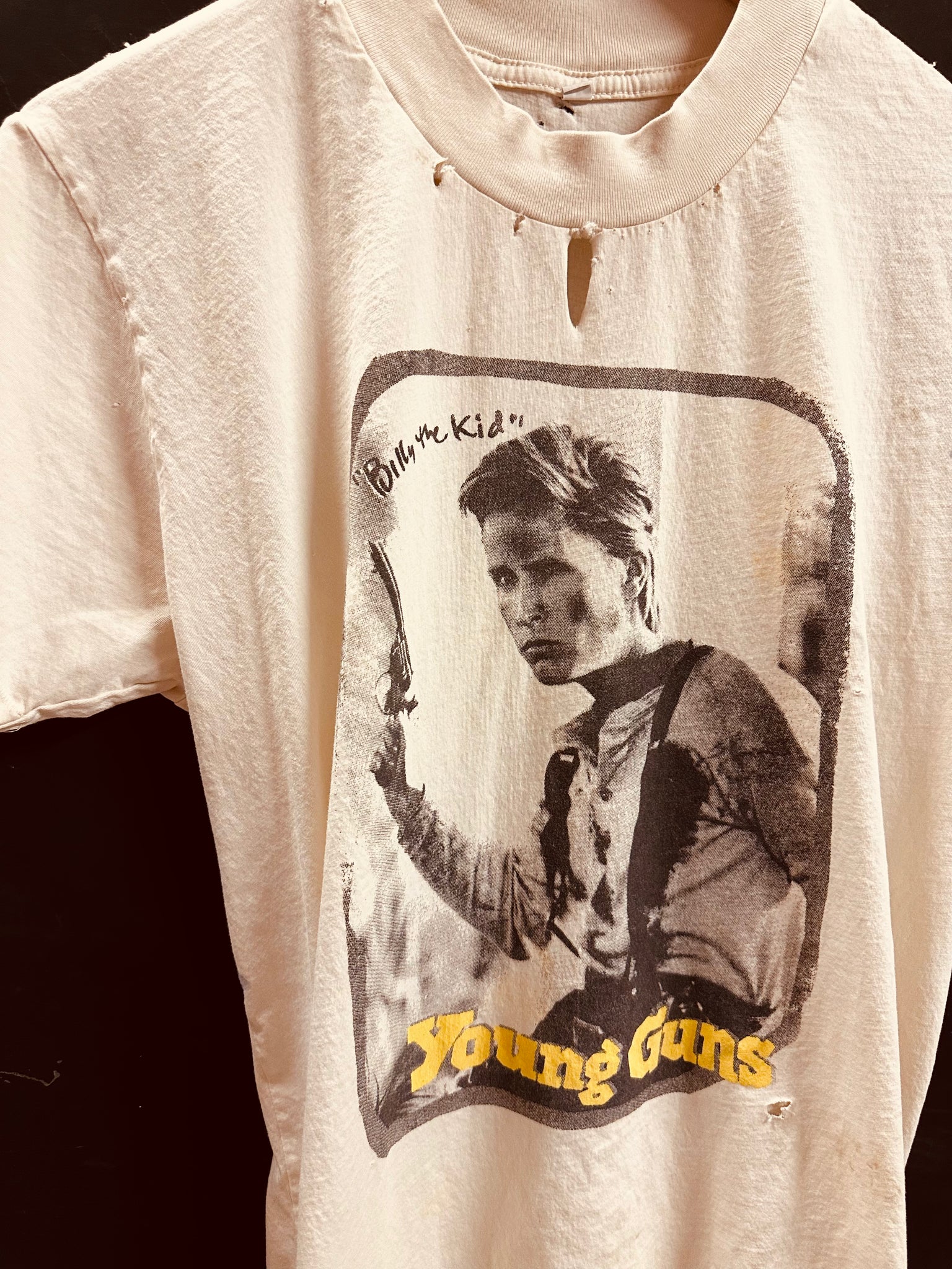 DISTRESSED BEATEN - YOUNG GUNS - MENS M