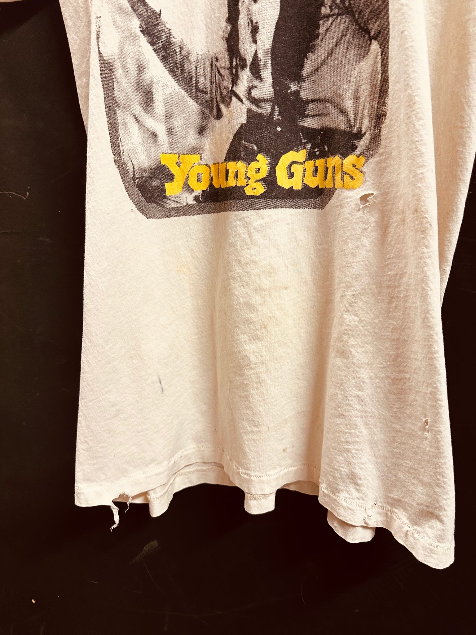 DISTRESSED BEATEN - YOUNG GUNS - MENS M